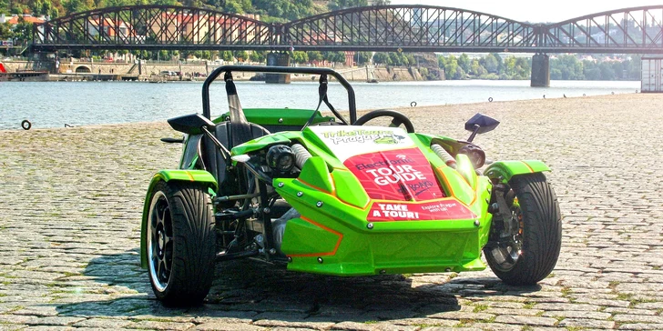 Za volantem motorové tříkolky: Až 2hodinová jízda Prahou v nadupaném vozítku