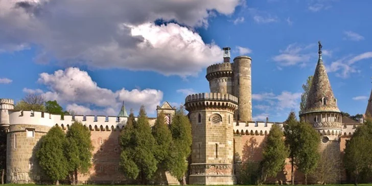 Zámek Laxenburg s plavbou po jezeře a návštěvou města růží