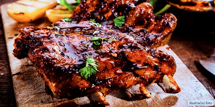 Fantastická pečená žebírka se sweet-chilli omáčkou a bagetkou pro dvě osoby