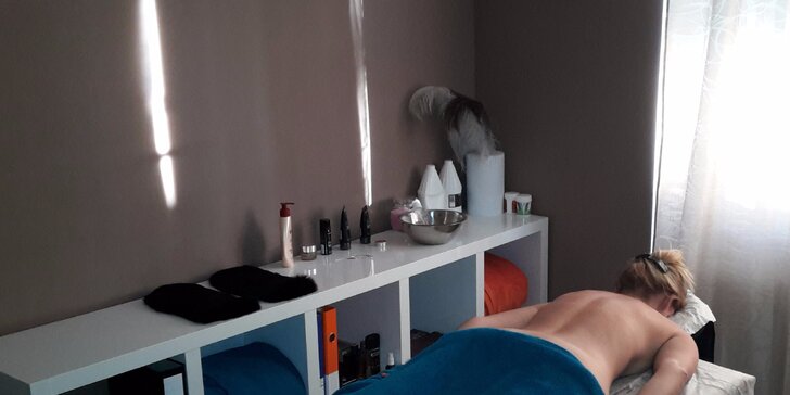 60minutová sportovní masáž zad a šíje