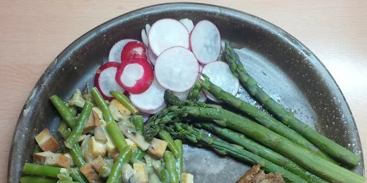 Zdravý veganský oběd - polední menu z Veganolu vč. rozvozu