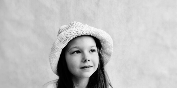 Hodina profesionálního fotografování dětí v interiéru nebo exteriéru