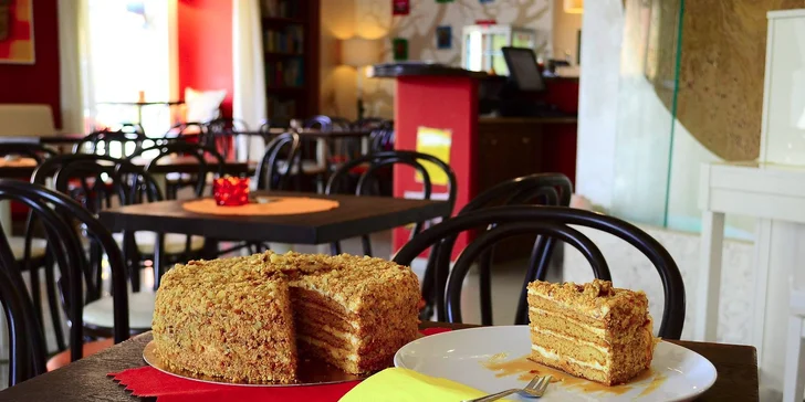 Znamenité dorty pro každou příležitost: Sacher, medovník i hypno dort