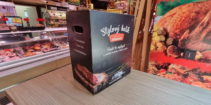 Nákup si naskládáte do papírového boxu. 