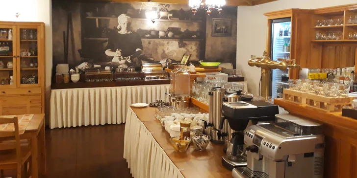 V ceně máte snídani nebo polopenzi, v restauraci se zaměřují na regionální kuchyni.
