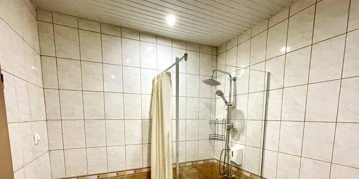 V koupelně bude nachystaný fén. 