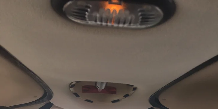 Spolu s vámi mohou letět další dva pasažéři. 