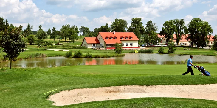 Hotel Wellness Alfrédov nabízí termíny až do konce října bez omezení.
