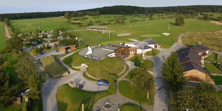 Green fee na 18jamkové golfové hřiště v Kořenci