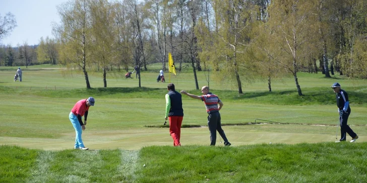 Green fee na 18jamkové golfové hřiště v Kořenci