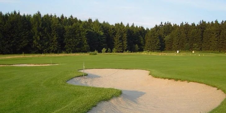 Green fee na 18jamkové golfové hřiště v Kořenci