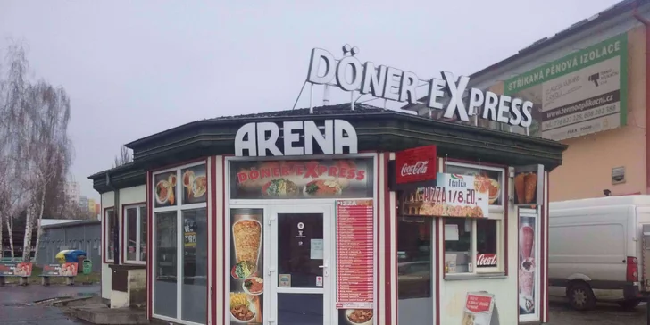 Ozdobte si sami: Dvě pizzy s ingrediencemi podle vlastního výběru