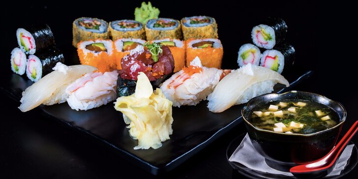 Obědové menu s japonskou polévkou a sushi setem pro jednu osobu