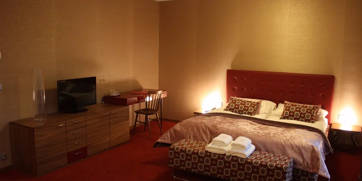 Letní pohoda na Náchodsku s wellness, snídaněmi a romantickou večeří