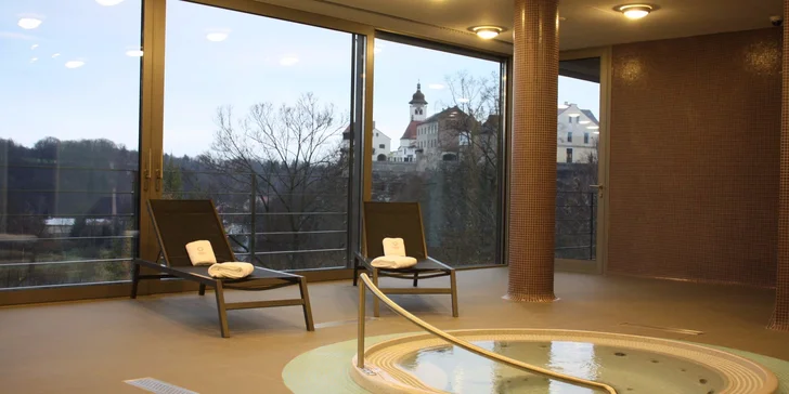 Letní pohoda na Náchodsku s wellness, snídaněmi a romantickou večeří