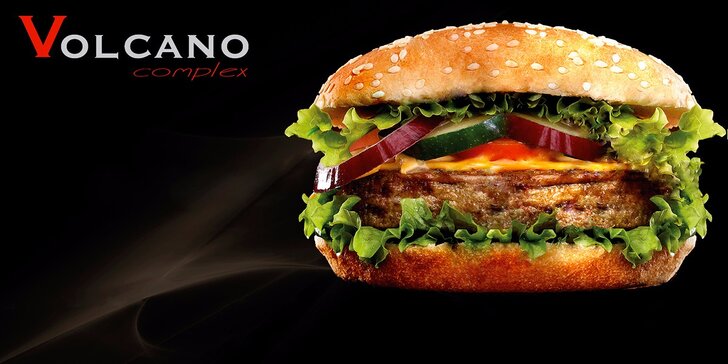 Volcano Chef Burger s celým hovězím steakem Angus a rustikálními hranolky