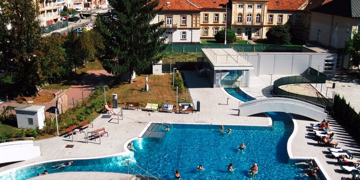 Relaxace v Trenčianských Teplicích: polopenze, sauny, bazén a další wellness