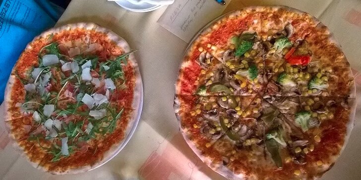 Dvě kulaté krásky: Lahodné pizzy podle vlastního výběru