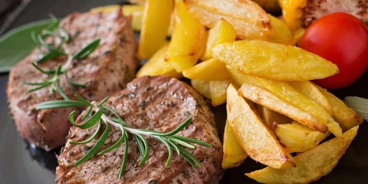 Lovecký vepřový steak s americkými brambory pro jednu nebo dvě osoby