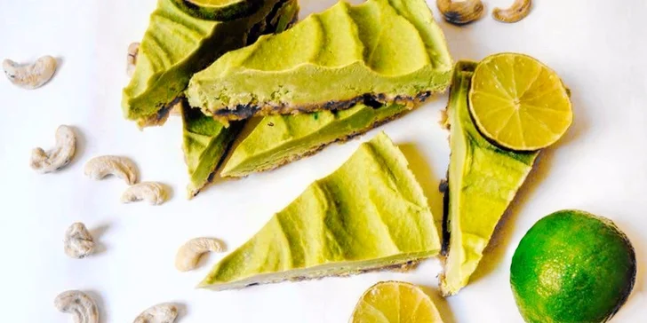 Zdravé mlsání a parádní osvěžení: Raw dort a ovocný fresh nápoj