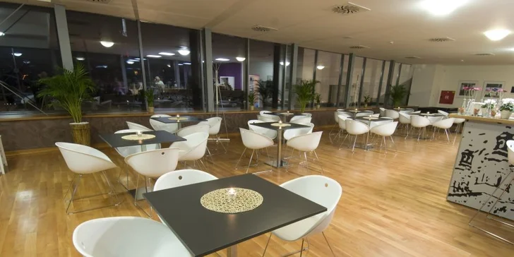 2 teplé nápoje na Vítkově nebo na Petříně: svařený džus nebo caffè latte