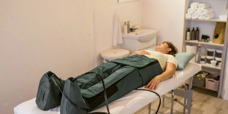 Kompresné nohavice dokážu prístrojovo simulovať ručnú lymfodrenáž
