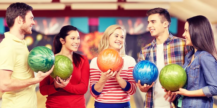 Rozkulte to: hodinová hra bowlingu pro partu až 8 kamarádů, po–so
