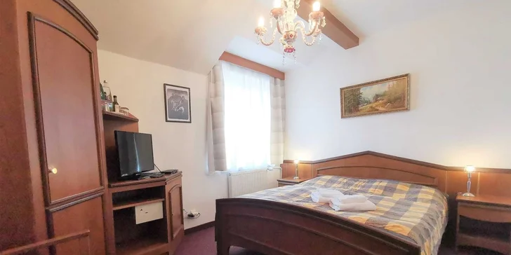 Pokoje mají přátelskou atmosféru, ideální pro odpočinek po procedurách nebo  výletech.
