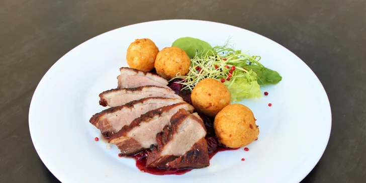 Vyladěná hostina pro dva: 3chodové menu v La Strada nejen pro celiaky