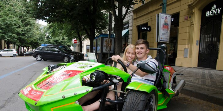 Za volantem motorové tříkolky: Až 2hodinová jízda Prahou v nadupaném vozítku