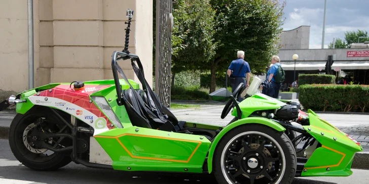 Za volantem motorové tříkolky: Až 2hodinová jízda Prahou v nadupaném vozítku