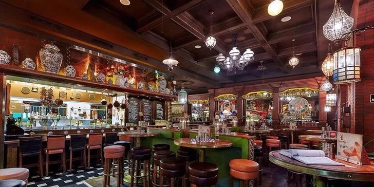 Trojitý zásah: Menu se třemi domácími miniburgery, hranolky a tatarkou