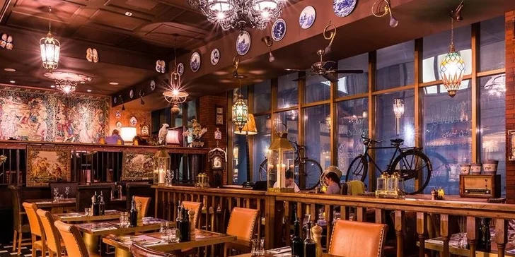 Restaurace je laděná v holandském duchu.