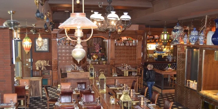 Trojitý zásah: Menu se třemi domácími miniburgery, hranolky a tatarkou