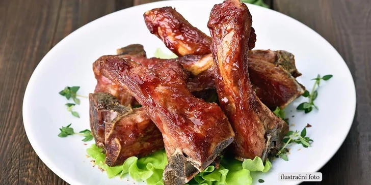 Vepřová žebírka na černém pivu a medu v Restauraci Pod Jasanem