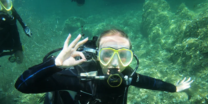Ponořte se do hloubky: kurz potápění pro pokročilé P2/AOWD