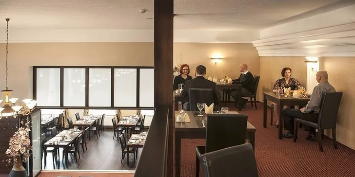 300g tataráku a neomezeně voňavých topinek v restauraci hotelu MILLENIUM