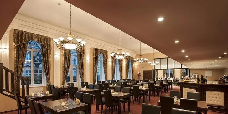 300g tataráku a neomezeně voňavých topinek v restauraci hotelu MILLENIUM