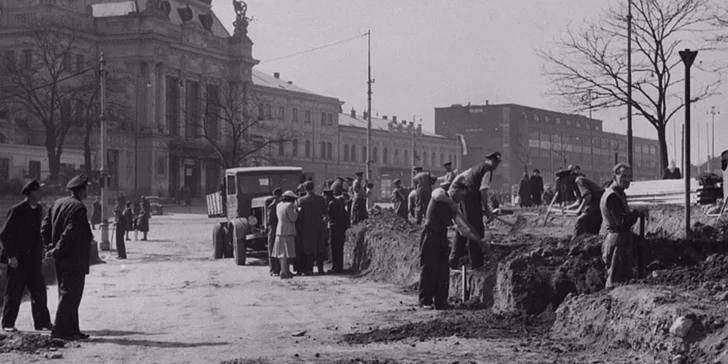 Nacistická a stalinistická historie Brna: Komentovaná procházka + kryt 10-Z