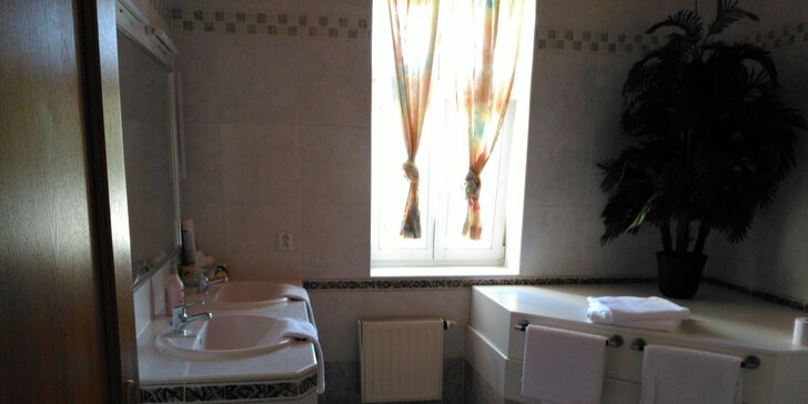 3 dny plné relaxu v Karlových Varech - privátní infra sauna, masáž i zábal