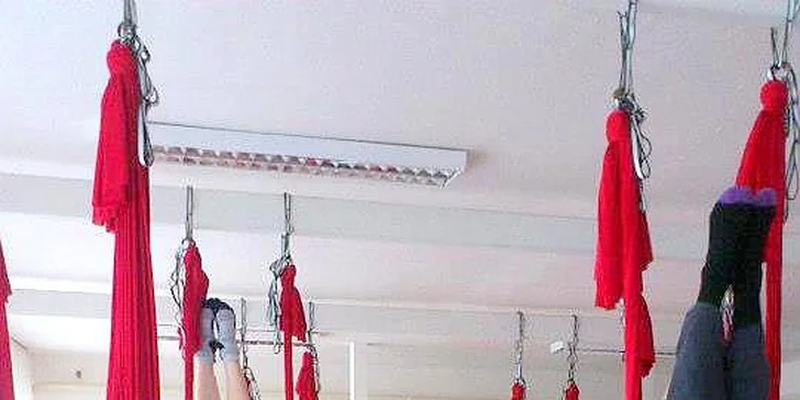 1 nebo 5 lekcí fascinující létající jógy