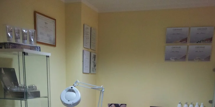 Luxusní částečná nebo kompletní regenerační péče o pleť s masáží