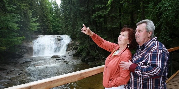 Podzimní turistika i relax v Harrachově - bazén a možnost wellness procedur