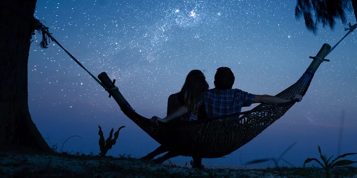 Romantický letní zážitek: Ubytování a piknikový koš k pozorování Perseid