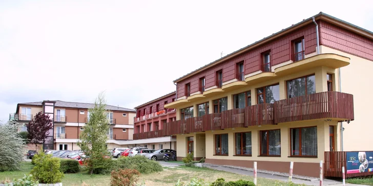 Léto na Seneckých jezerech s neomezeným wellness + 2 děti do 12 let zdarma