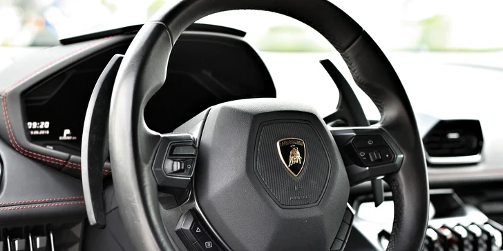 Zážitek na 4 kolech: Projeďte se ve Ferrari, Lamborghini, Maserati nebo Porsche