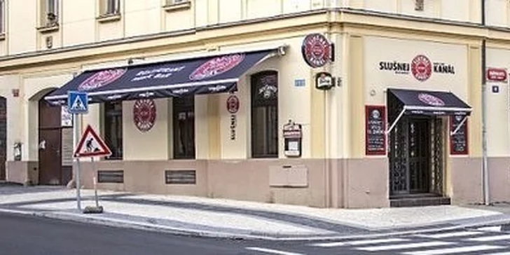 Dopřejte si pořádný burger s přílohou v restauraci Slušnej Kanál