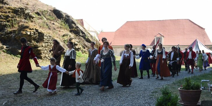 Šermířský víkend na zámku Plumlov: Vstupy pro rodiny i jednotlivce