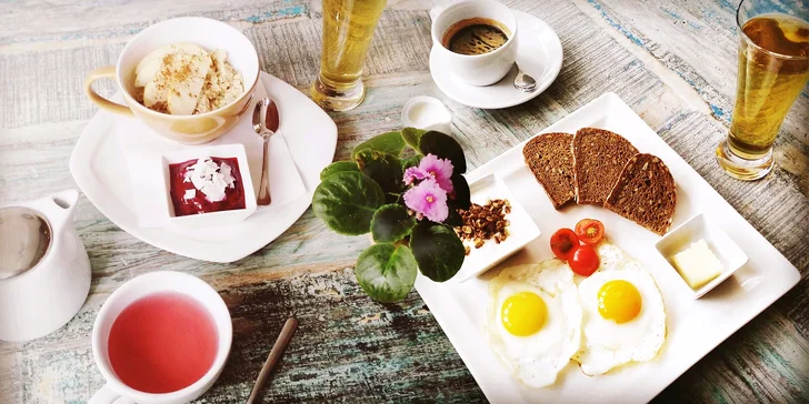 Cokoliv ze snídaňového menu + espresso nebo čaj dle výběru