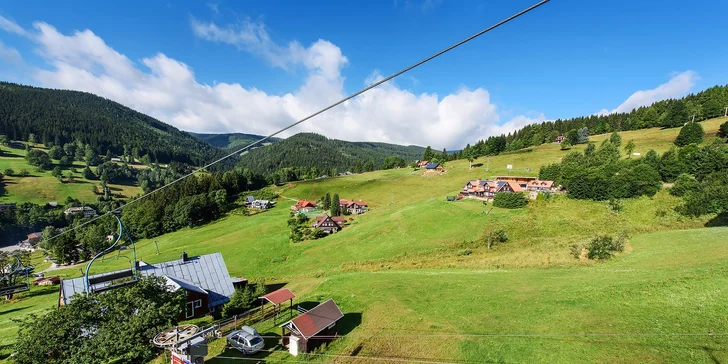 Letní nebo podzimní aktivní pobyt v srdci Krkonoš pro dva se snídaní